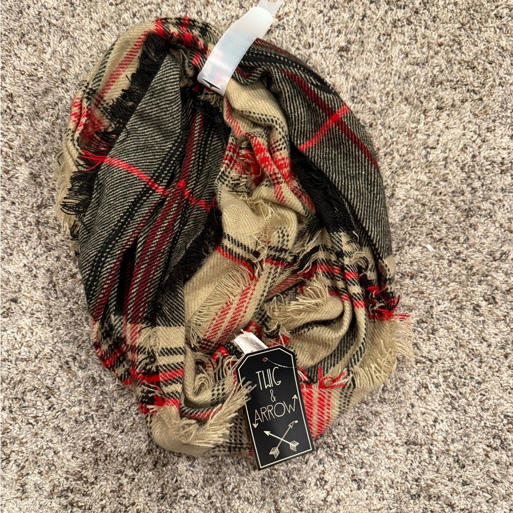 TWIG & ARROW Plaid Scarf